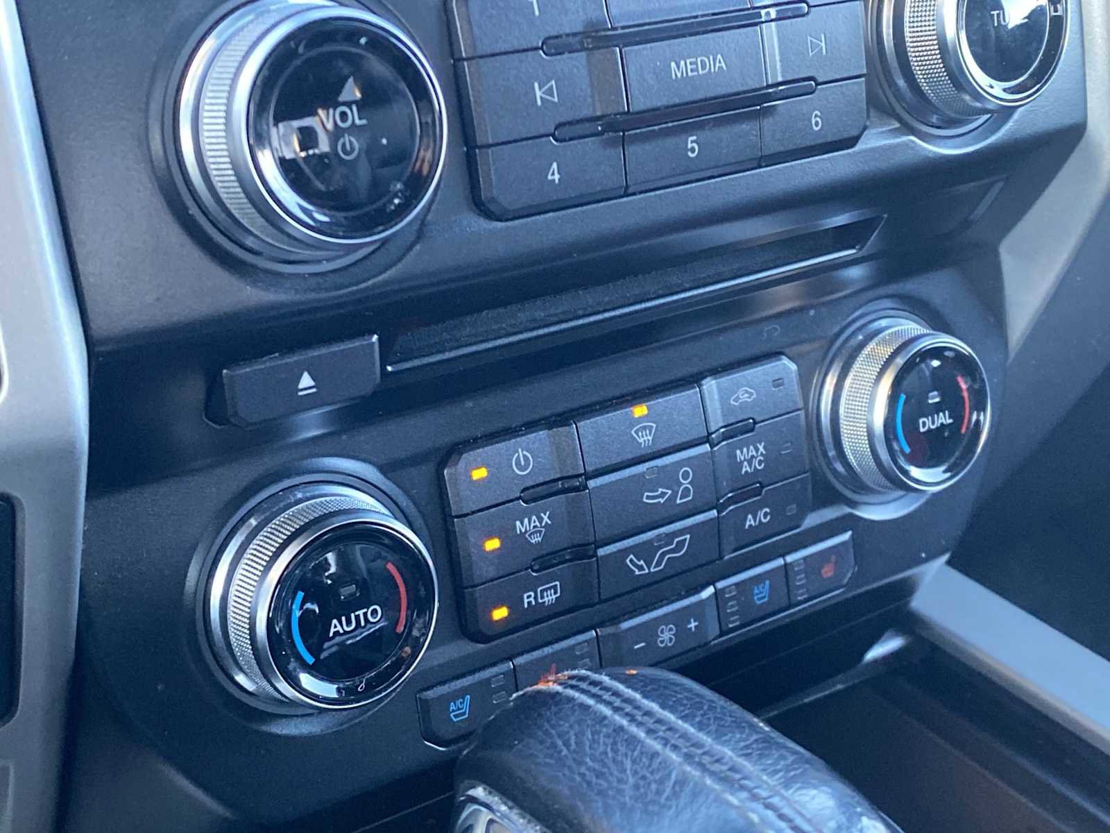 Used 2016 Ford F150 Lariat w/ Equipment Group 502A Luxury image 25