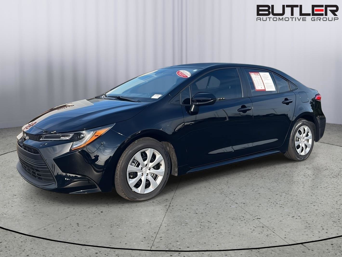 Certified 2025 Toyota Corolla LE w/ Convenience Package FWD image 1