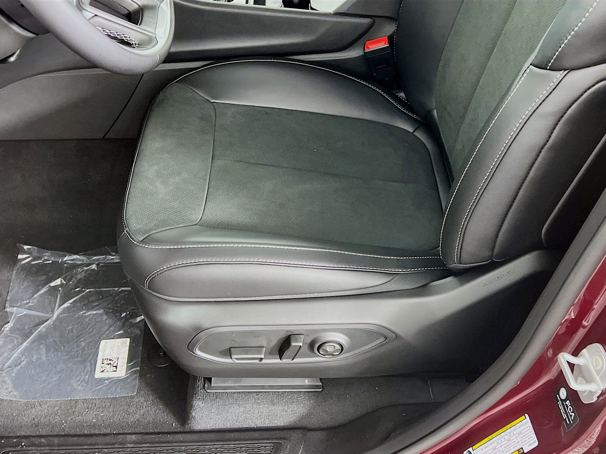 New 2025 Jeep Grand Cherokee L Altitude image 4