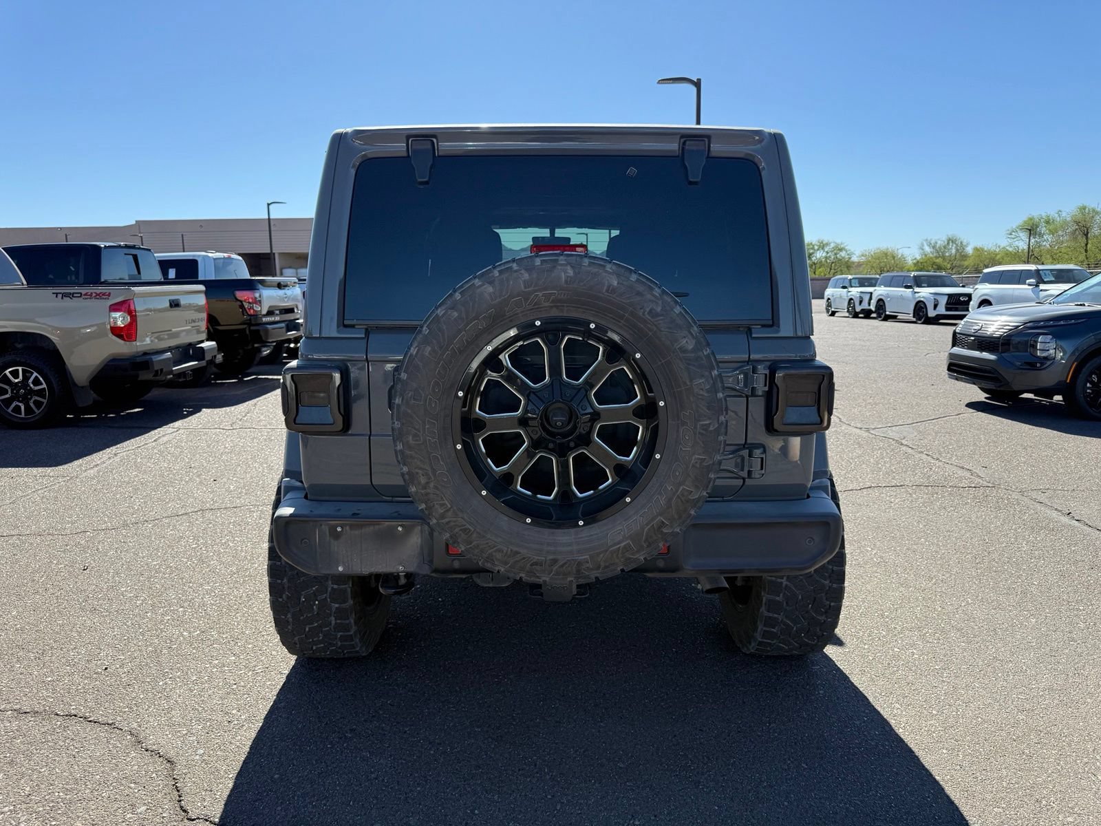 Used 2019 Jeep Wrangler Unlimited Sahara AWD/4WD image 6