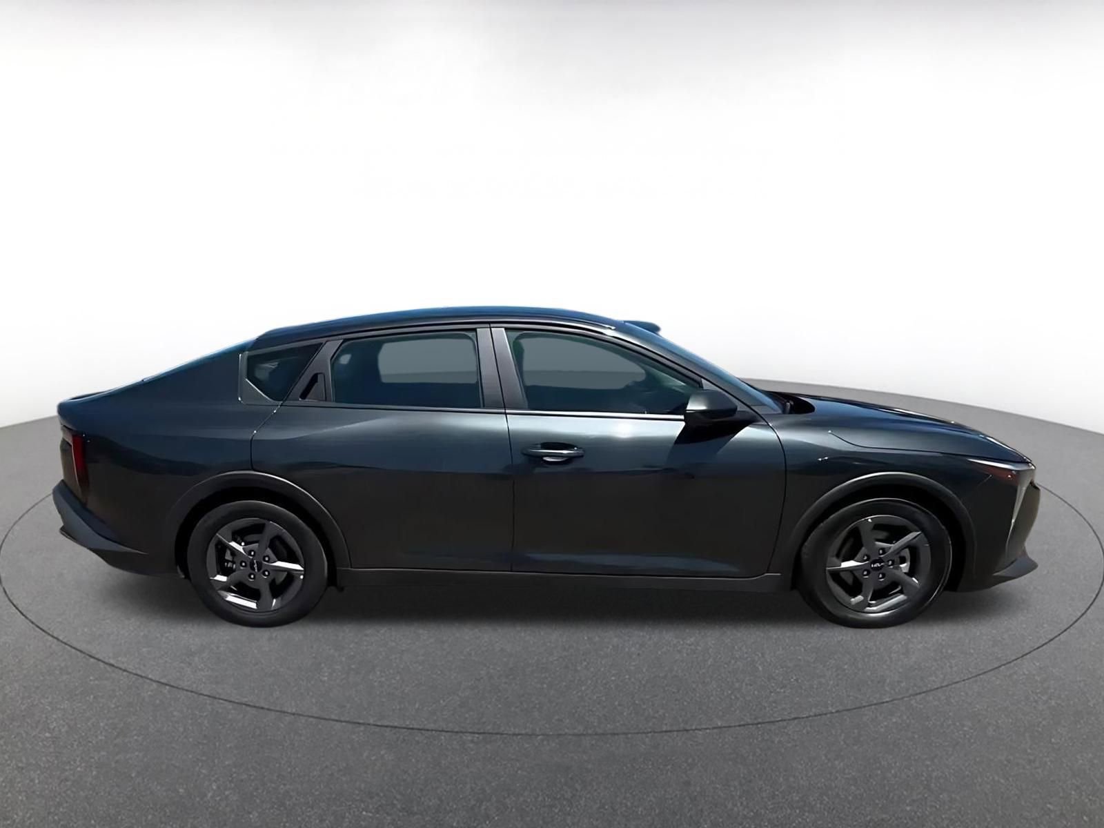 Used 2025 Kia K4 FWD image 16