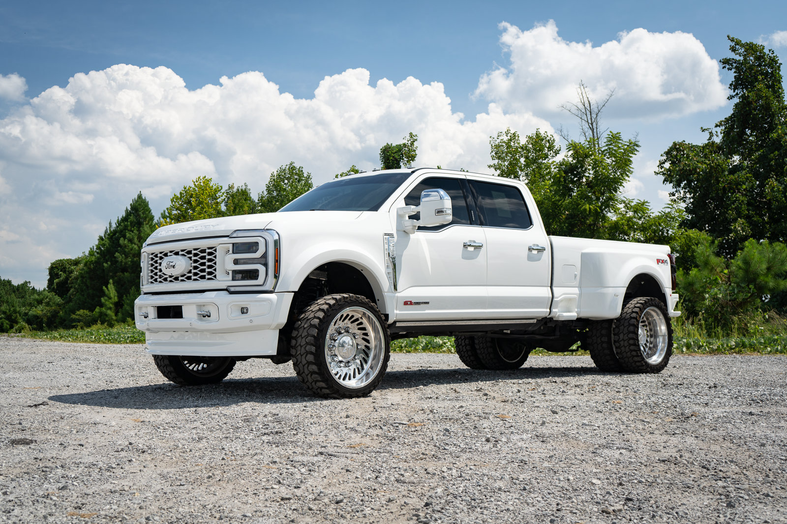 Used 2024 Ford F450 Platinum w/ FX4 Off-Road Package AWD/4WD image 10