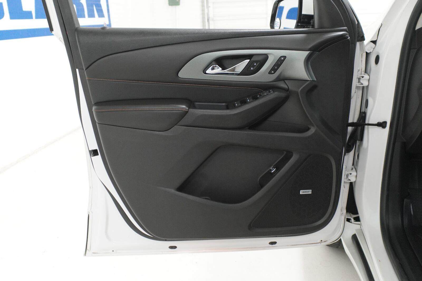 Used 2018 Chevrolet Traverse Premier w/ Driver Confidence II Package FWD image 22