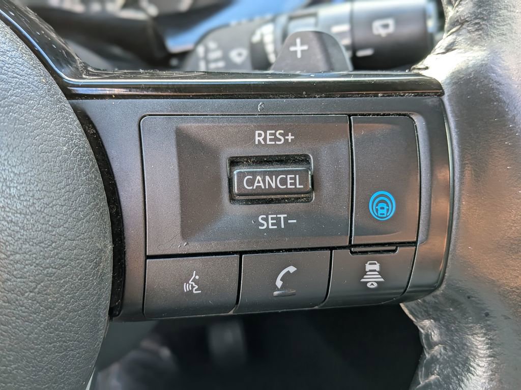 Used 2022 Nissan Pathfinder SV w/ SV Black Package image 18