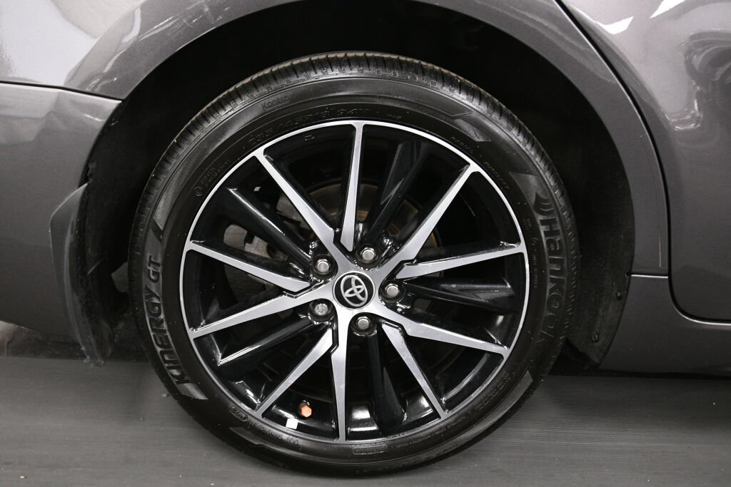 Certified 2024 Toyota Camry SE w/ Cold Weather Package FWD image 30