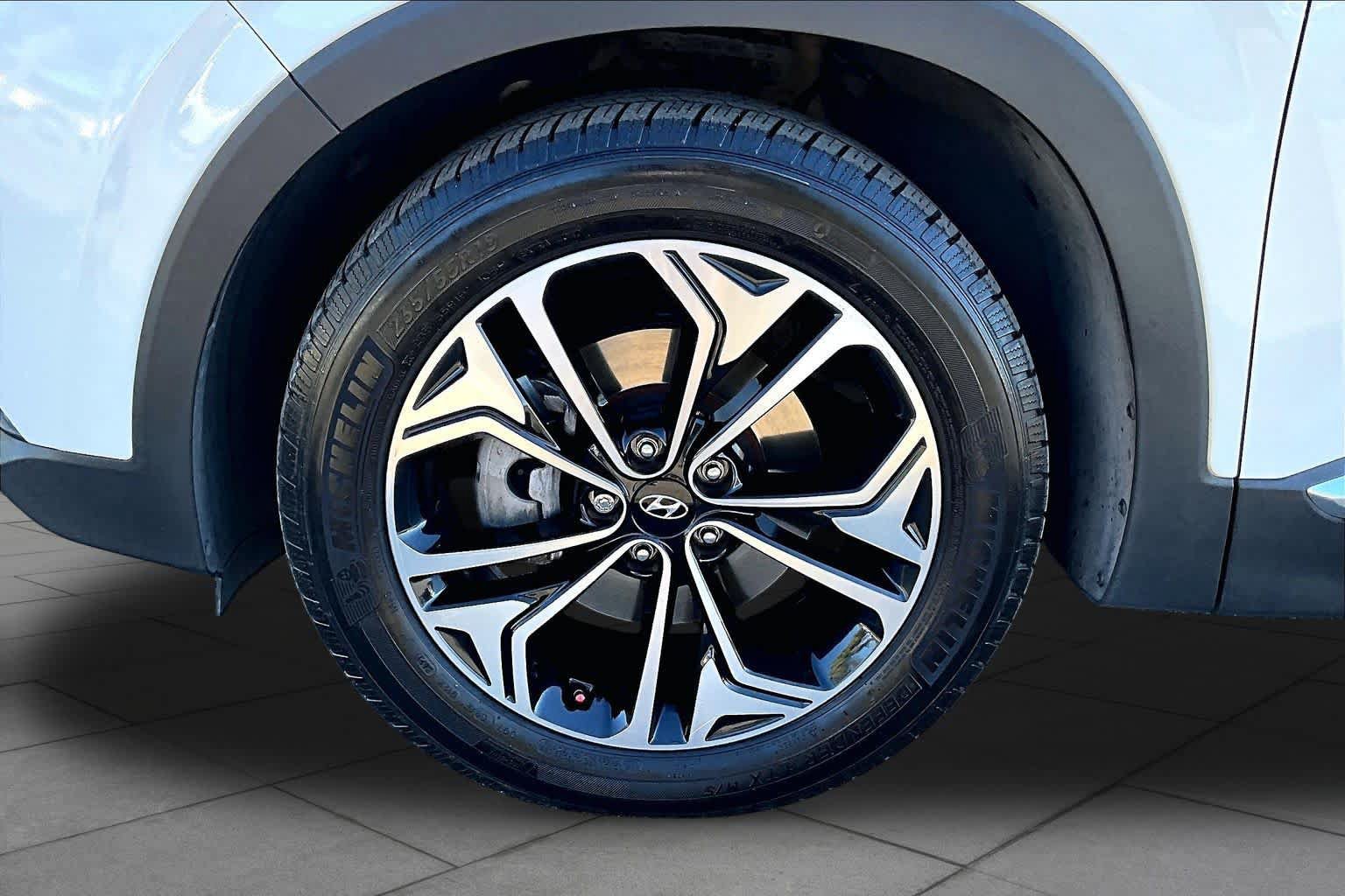 Used 2020 Hyundai Santa Fe SEL w/ Cargo Package FWD image 11