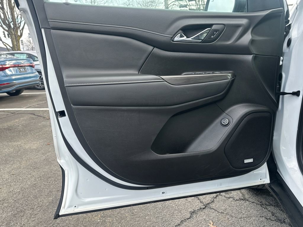 Used 2022 GMC Acadia SLT w/ Trailering Package image 5