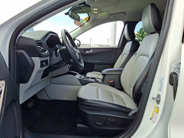 Certified 2025 Ford Escape Platinum AWD/4WD image 13