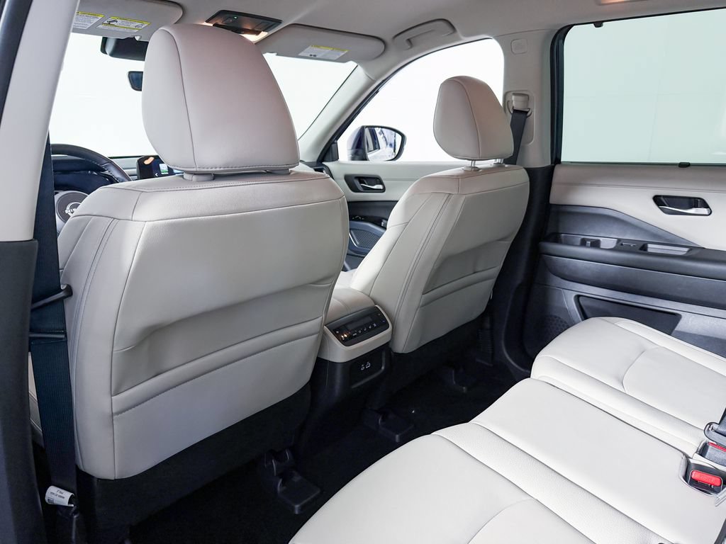 Certified 2024 Nissan Pathfinder SL AWD/4WD image 47