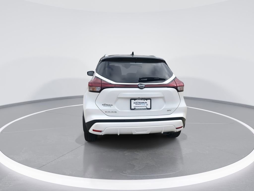 Used 2024 Nissan Kicks SV w/ Interior Electronics Package FWD image 7
