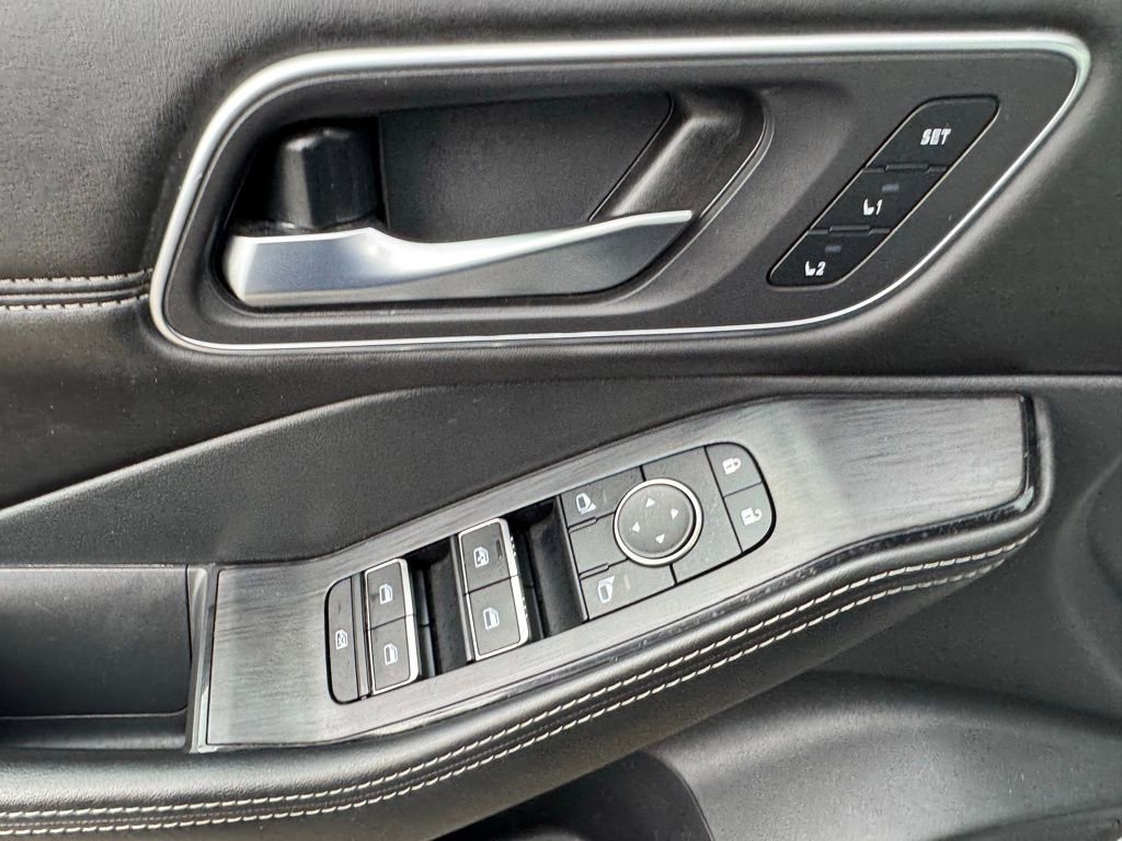 Used 2021 Nissan Rogue SL w/ Premium Package image 18