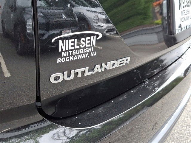 New 2025 Mitsubishi Outlander SE image 11