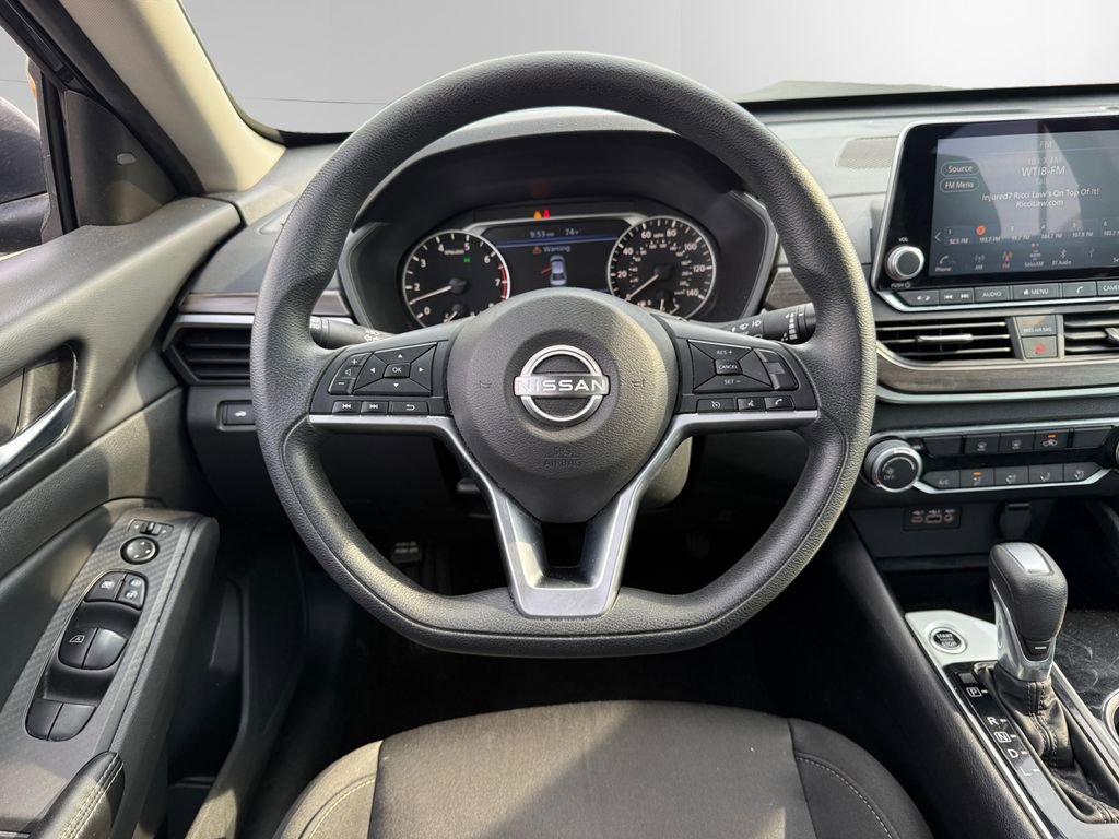 Used 2024 Nissan Altima 2.5 SV image 12