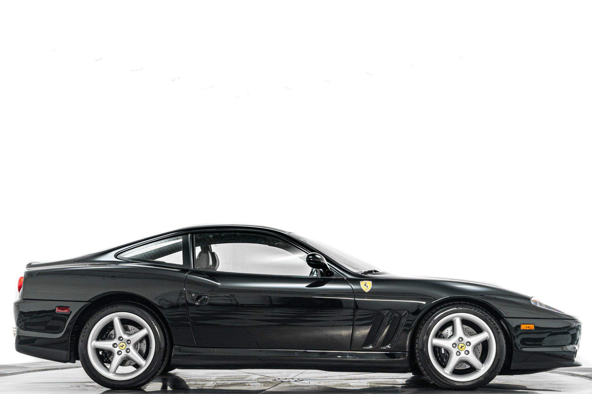 Used 1998 Ferrari 550 Maranello Coupe RWD image 2