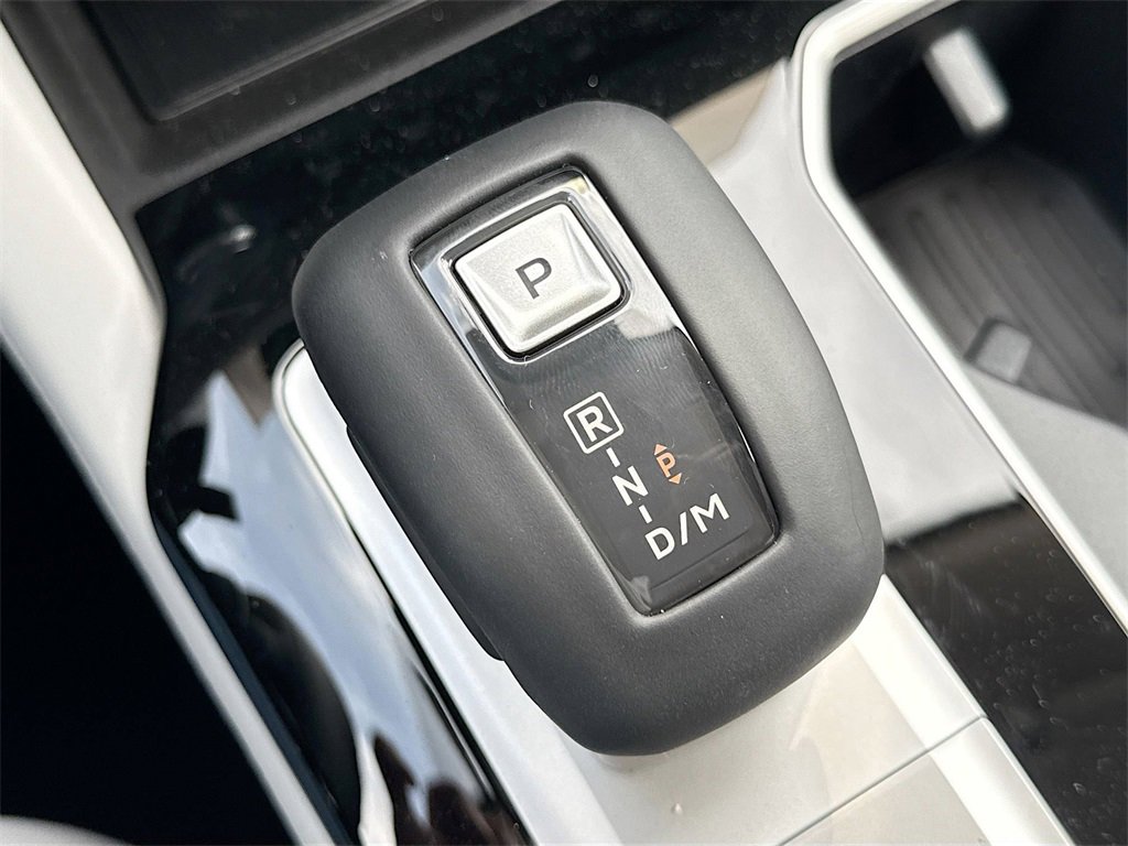 New 2025 Mitsubishi Outlander SE image 17