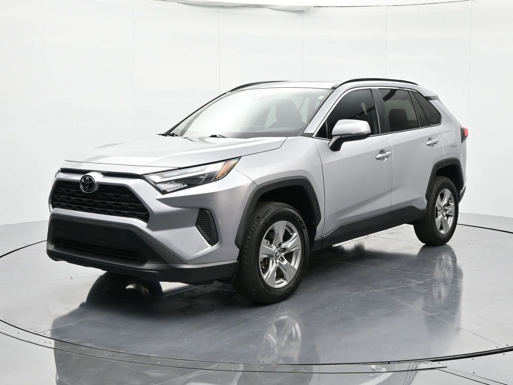 Used 2025 Toyota RAV4 XLE image 1