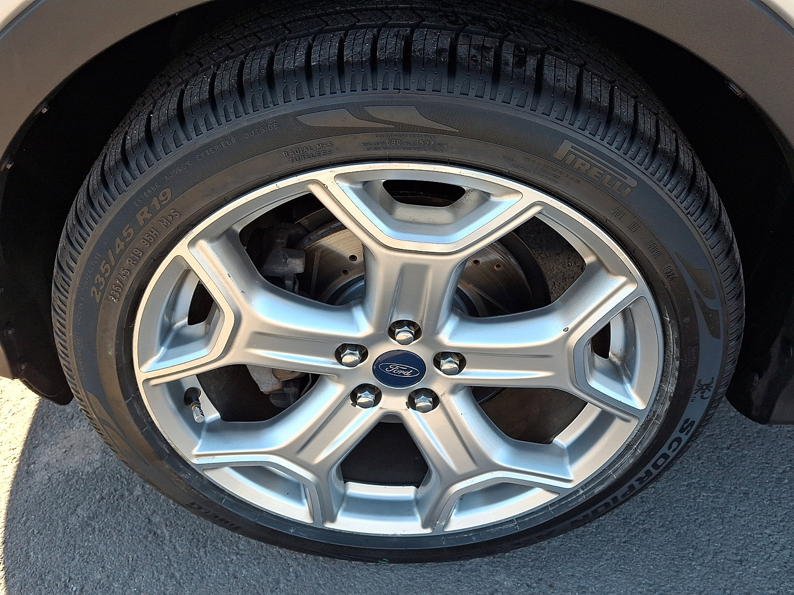 Certified 2019 Ford Escape Titanium image 28