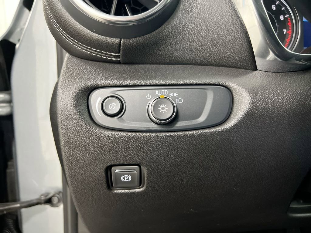 Used 2025 Chevrolet Blazer LT image 18