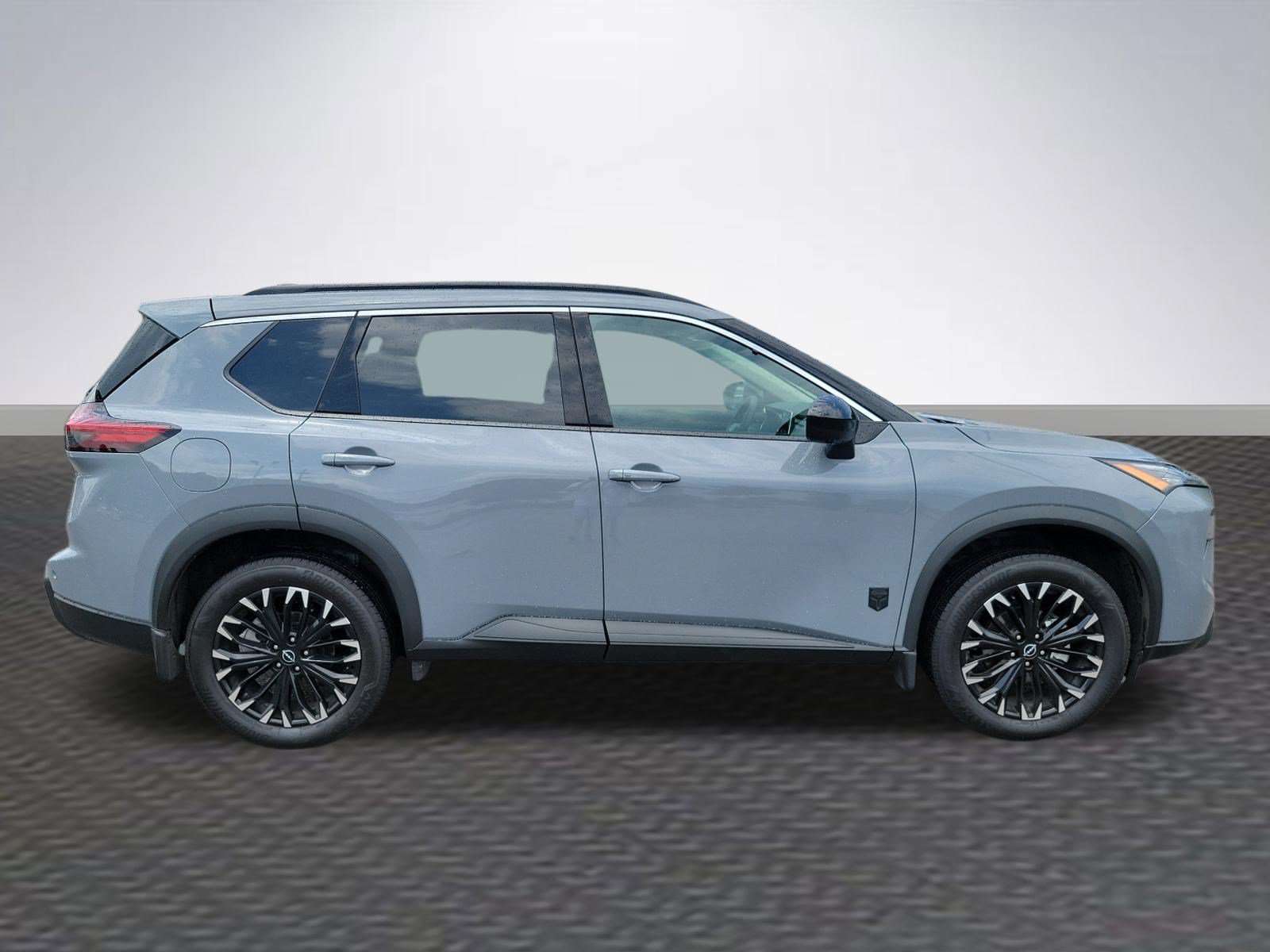 Used 2026 Nissan Rogue Dark Armor FWD image 4