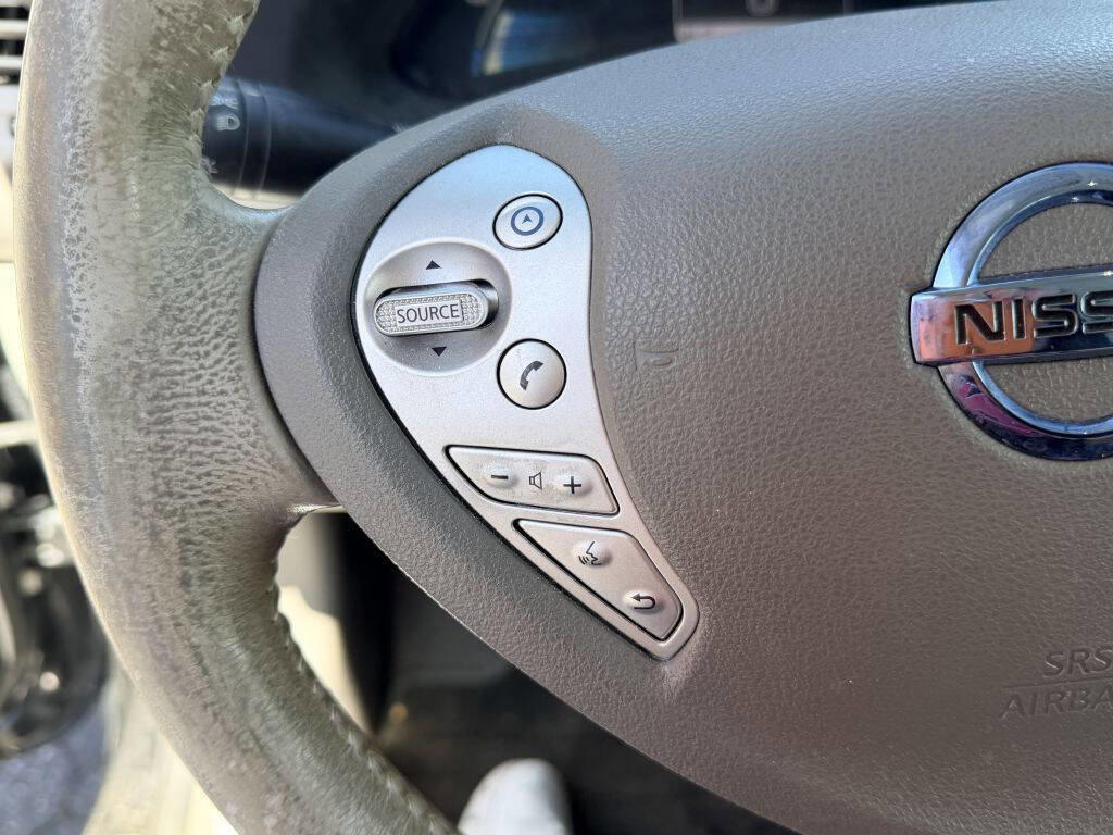 Used 2014 Nissan Leaf SV w/ Premium Package FWD image 15