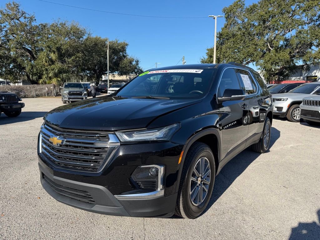 Used 2022 Chevrolet Traverse LT image 2