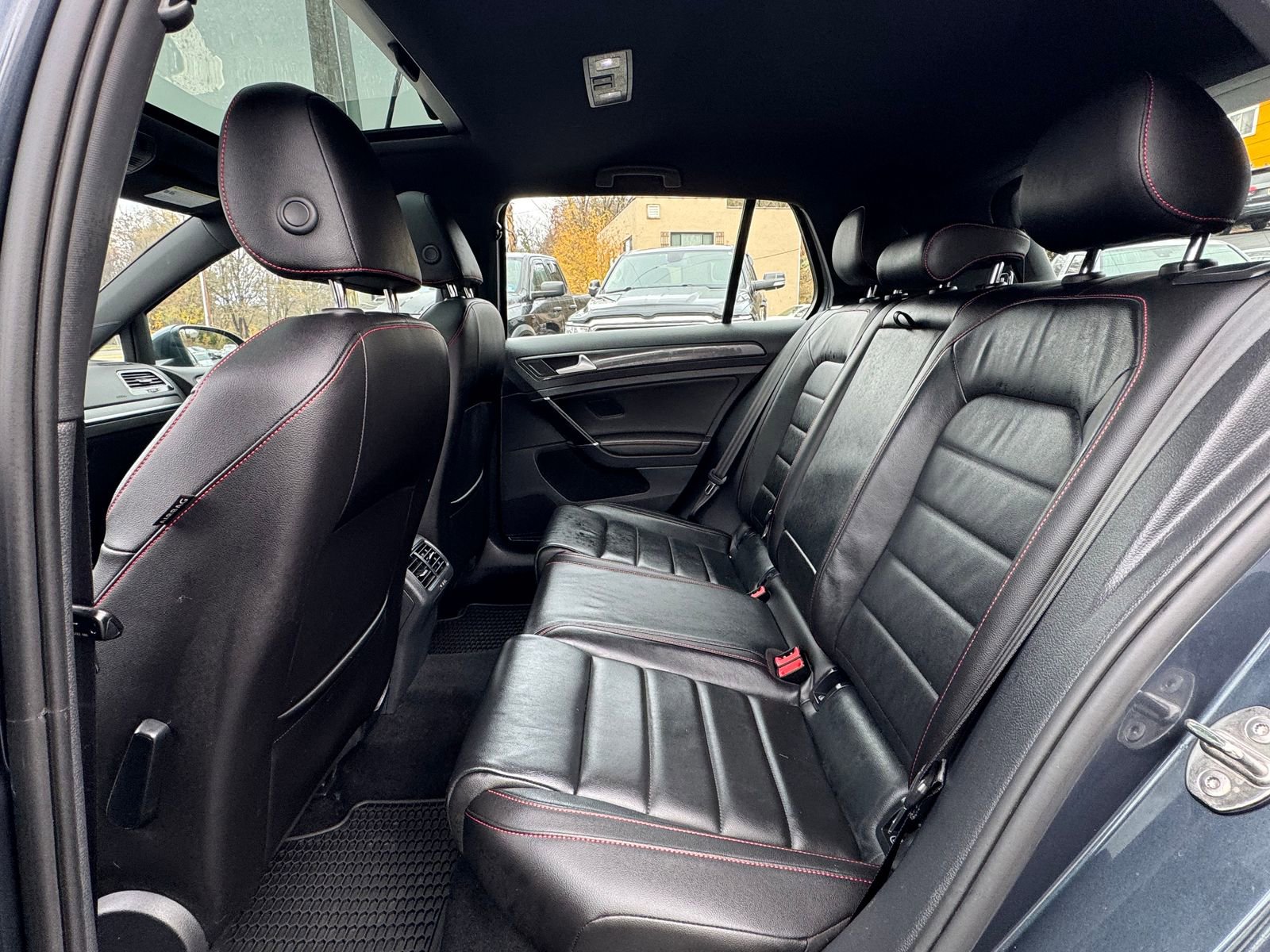 Used 2018 Volkswagen GTI SE w/ SE Leather Package image 13