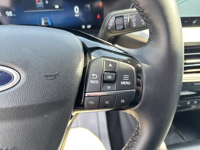 Used 2025 Ford Escape Platinum AWD/4WD image 29
