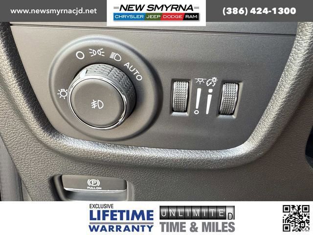 New 2025 Jeep Grand Cherokee Limited w/ Black Appearance Package image 29