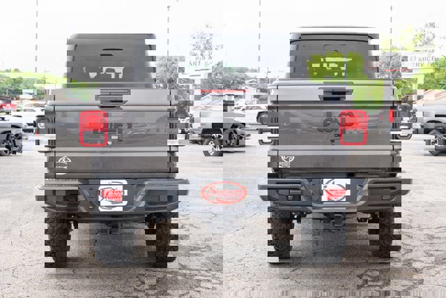 Certified 2023 Jeep Gladiator Sport AWD/4WD image 4