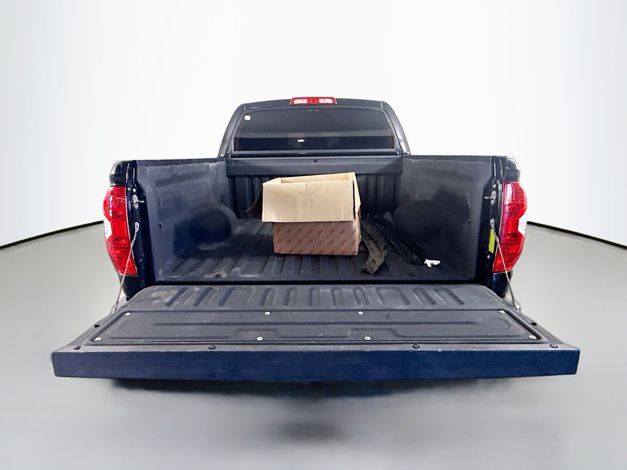 Used 2017 Toyota Tundra SR5 w/ SR5 Upgrade Package image 34