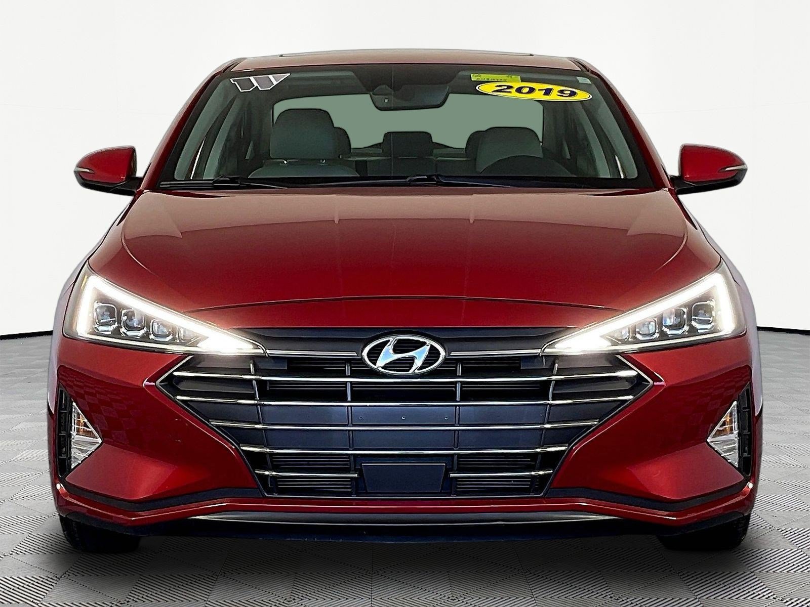 Used 2019 Hyundai Elantra Limited w/ Ultimate Package 02 FWD image 2