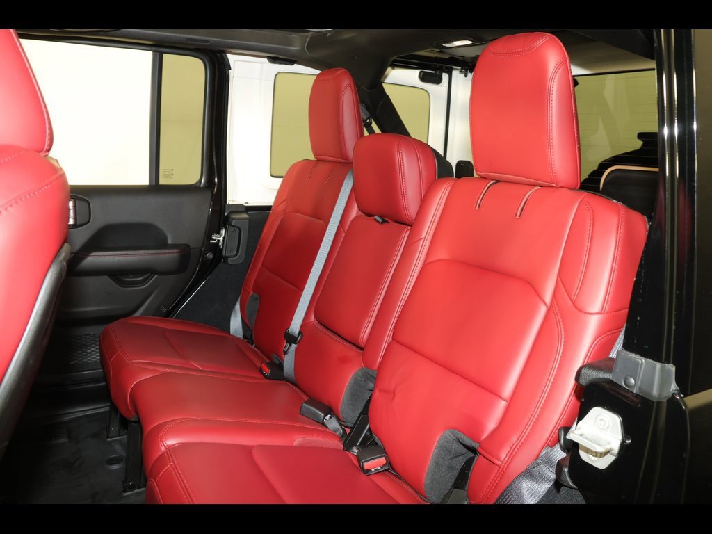 Used 2024 Jeep Wrangler Unlimited Rubicon 392 image 30