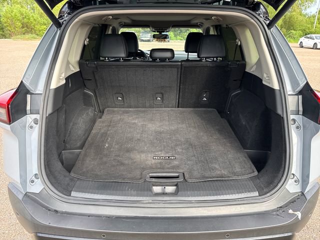Certified 2023 Nissan Rogue SV w/ SV Premium B Package FWD image 13