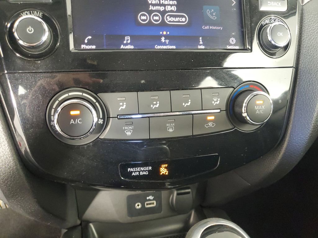 Used 2020 Nissan Rogue Sport S image 19