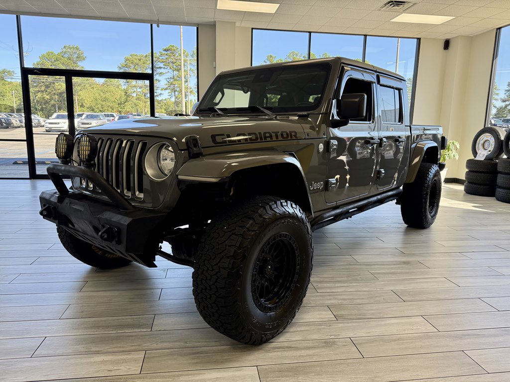 Used 2020 Jeep Gladiator Overland image 3
