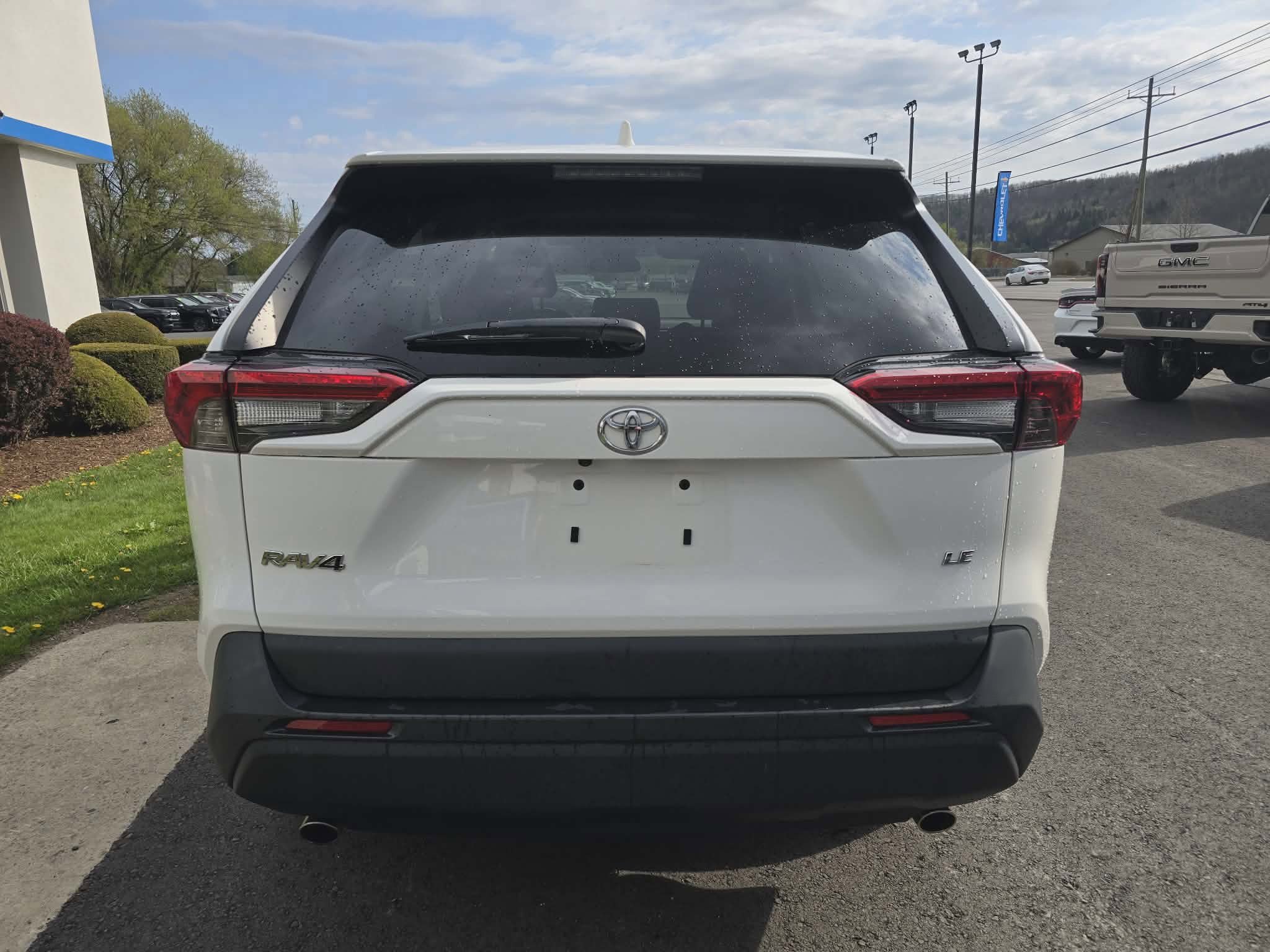 Used 2023 Toyota RAV4 LE FWD image 4