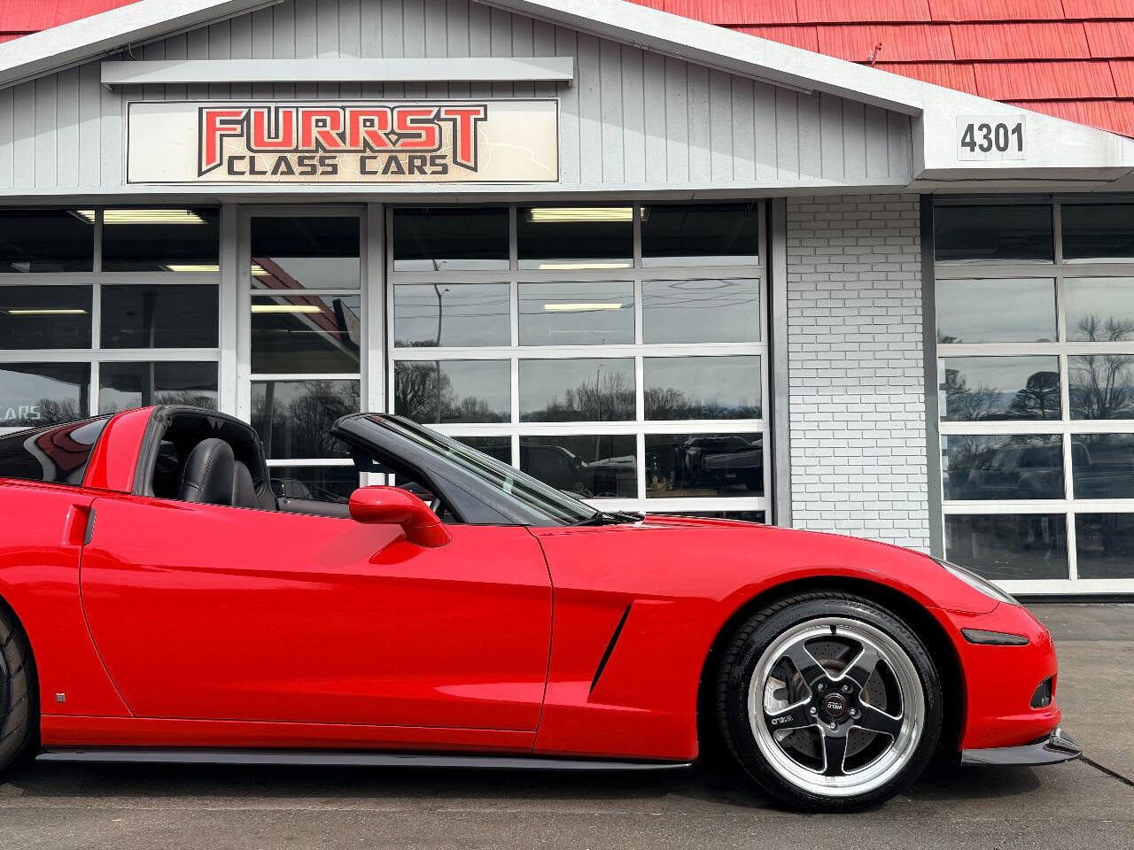 Used 2006 Chevrolet Corvette Coupe w/ Performance Package image 17