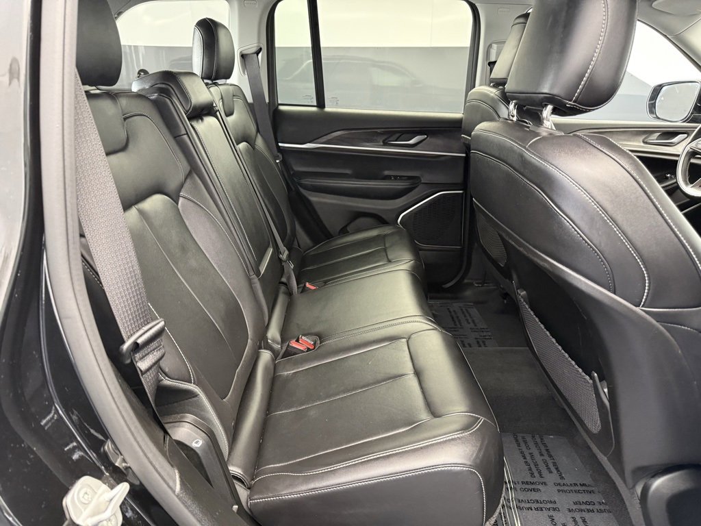 Used 2022 Jeep Grand Cherokee Limited image 55