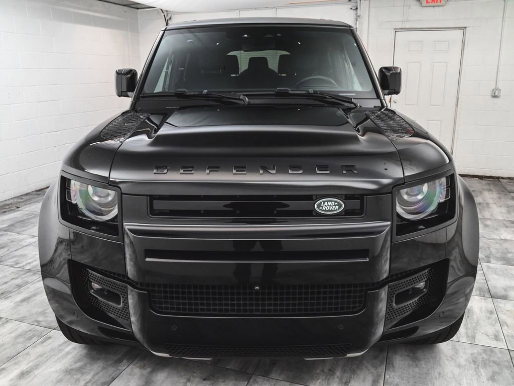 Used 2024 Land Rover Defender 130 X image 2