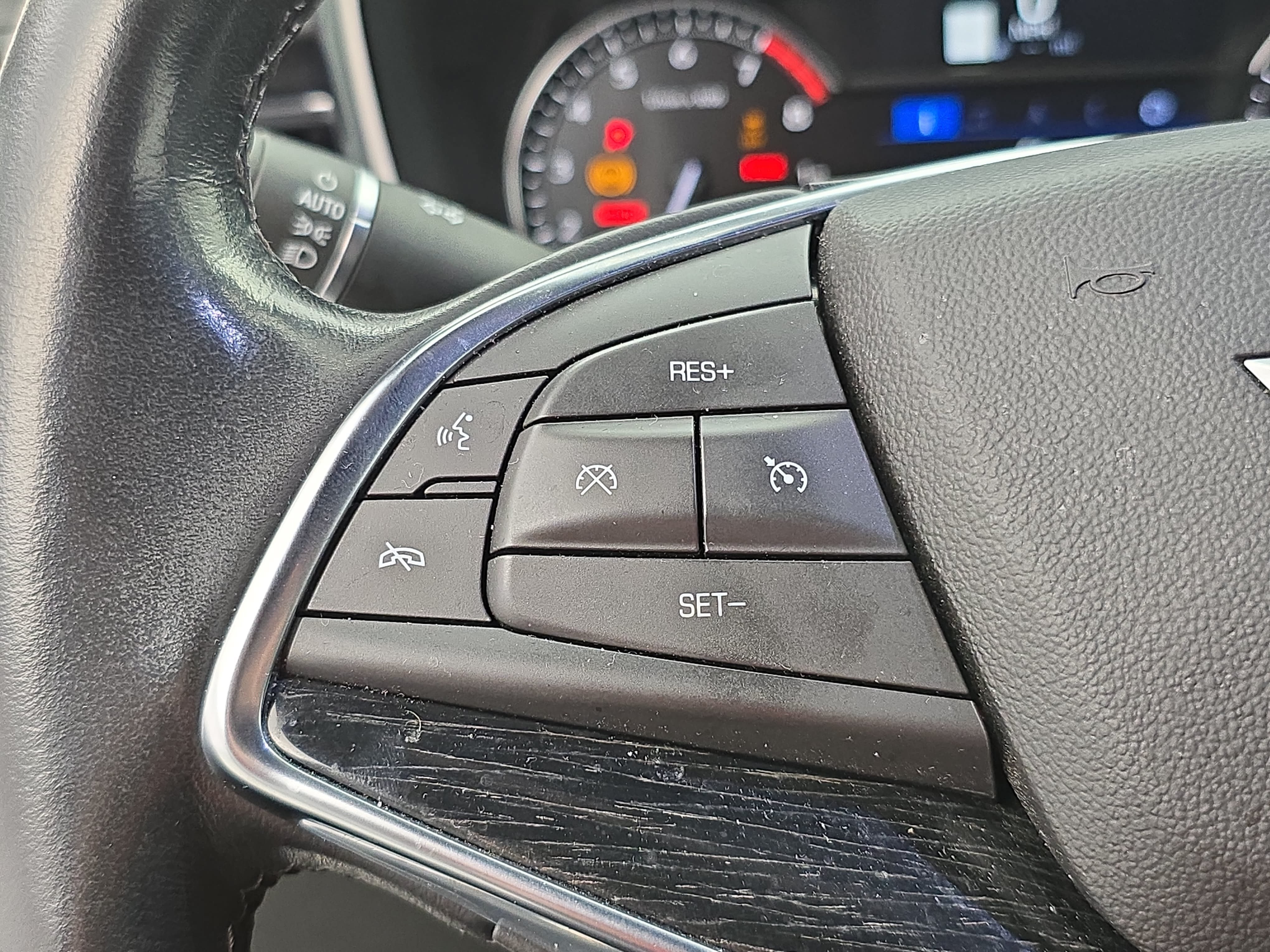 Used 2021 Cadillac XT5 Premium Luxury w/ LPO, Floor Liner Package AWD/4WD image 17