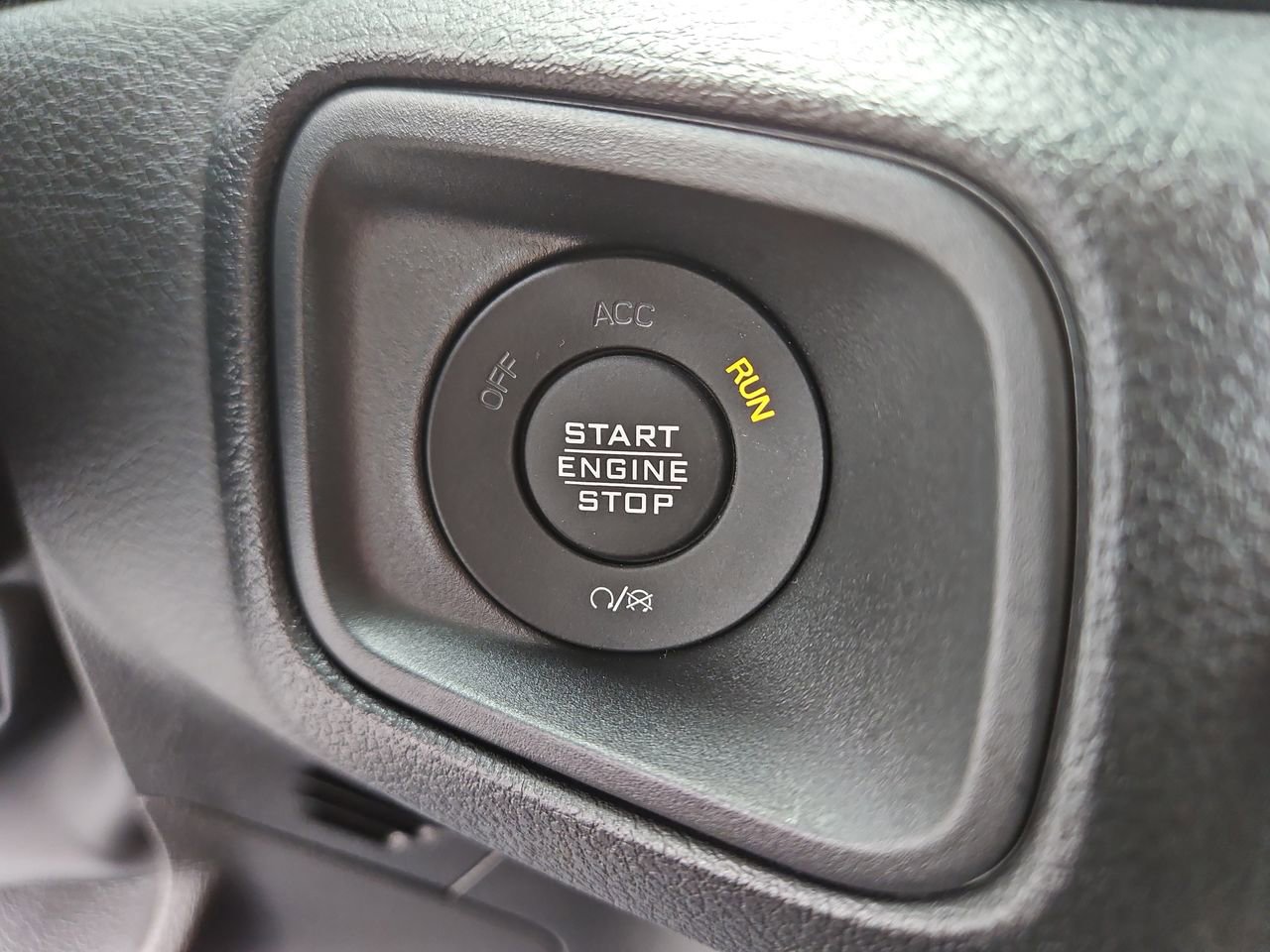 New 2025 Jeep Gladiator Sport image 26