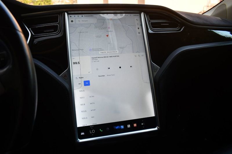 Used 2015 Tesla Model S 70D image 18