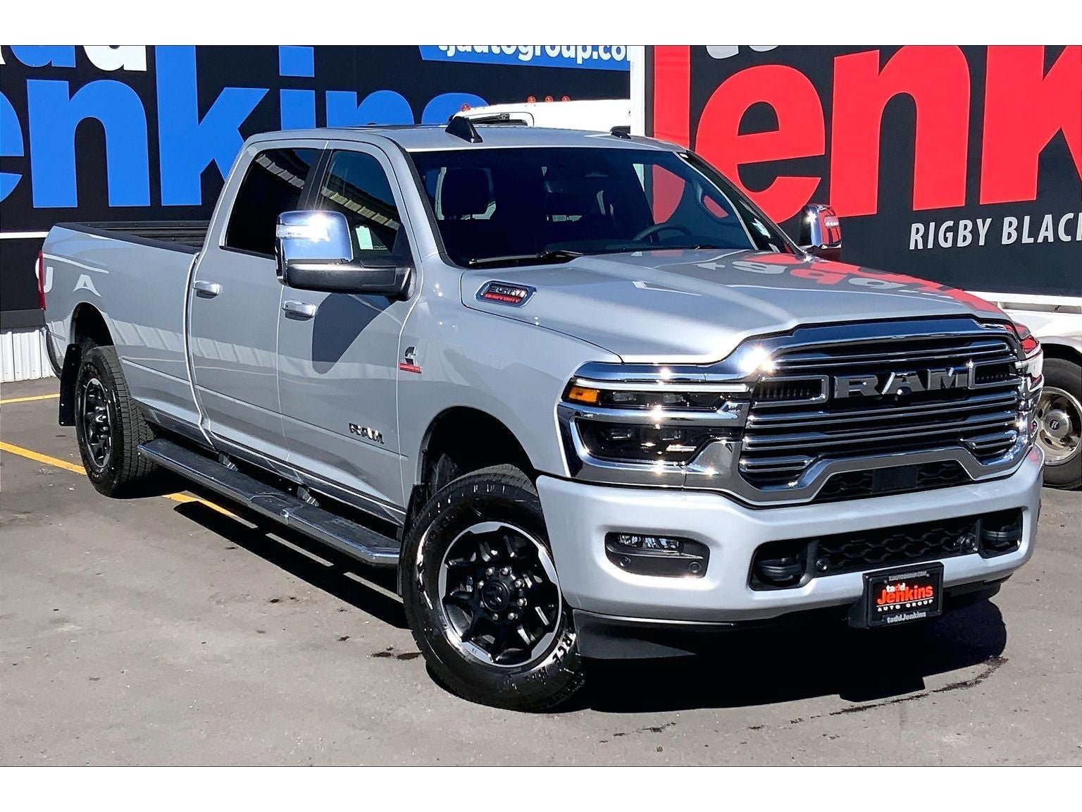 Used 2026 RAM 3500 Laramie AWD/4WD image 2