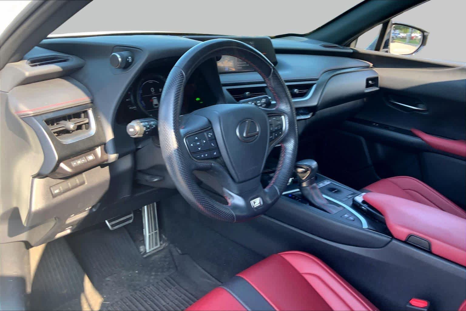 Used 2019 Lexus UX 250h F Sport AWD/4WD image 18