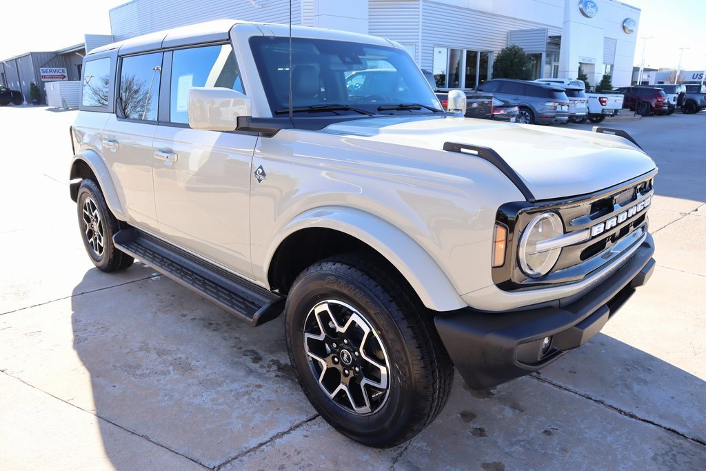 New 2025 Ford Bronco Outer Banks