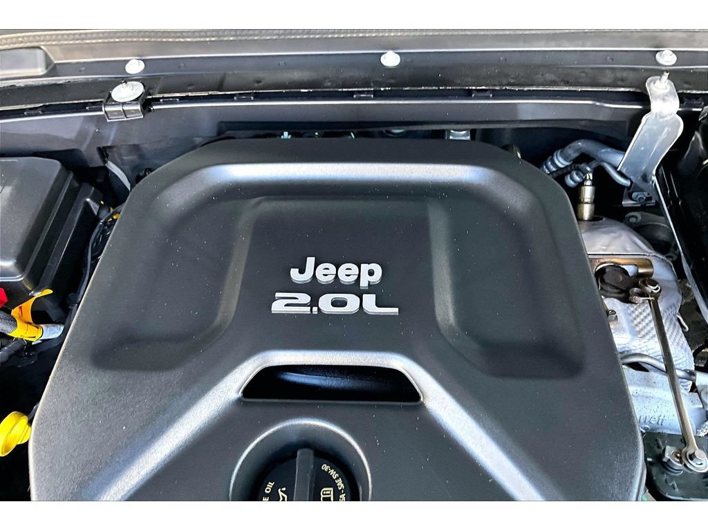 Used 2022 Jeep Wrangler Unlimited Sahara w/ Cold Weather Group AWD/4WD image 56