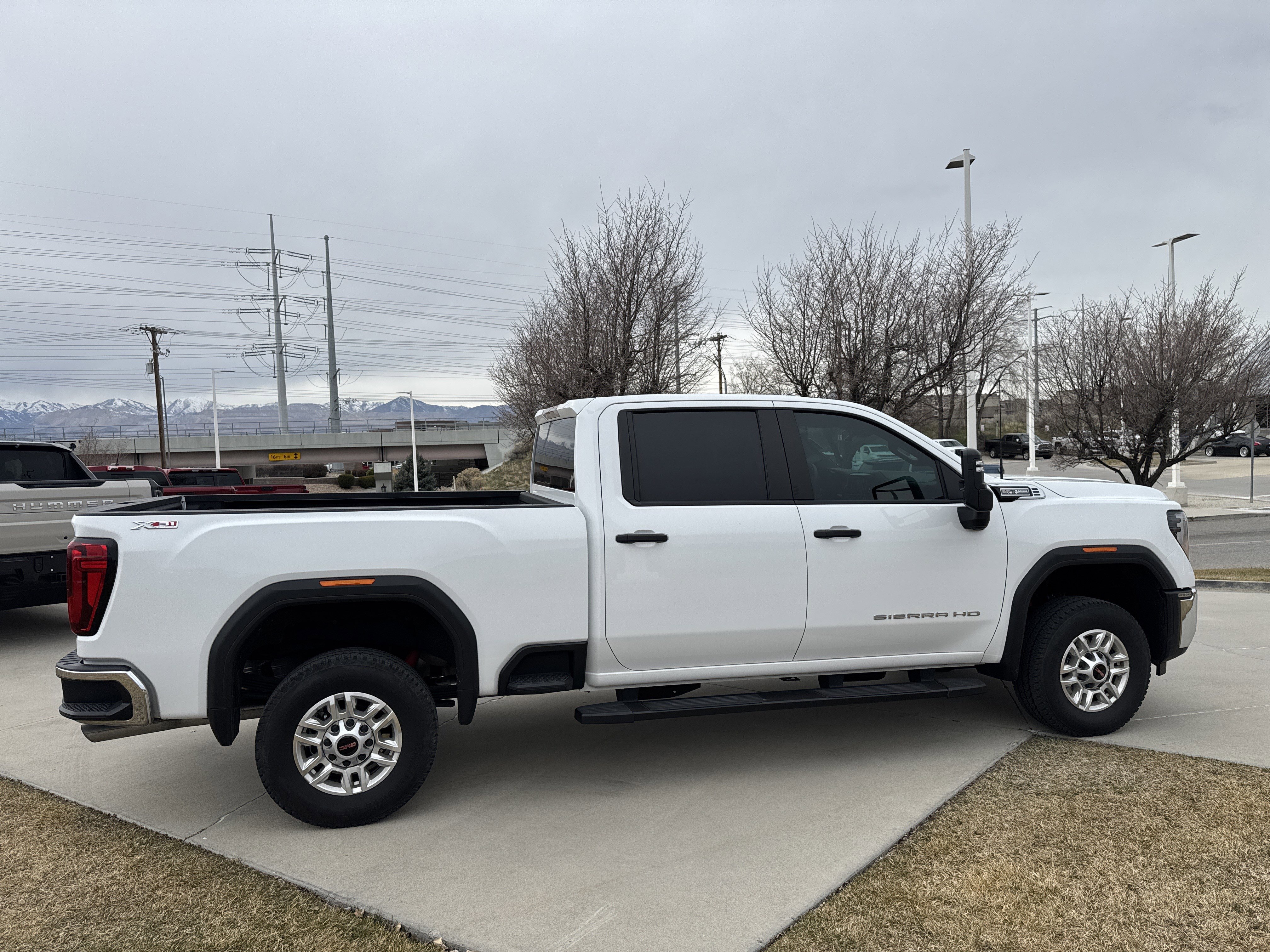 Used 2025 GMC Sierra 2500 Pro w/ 1SA Pro Safety Plus Package image 6