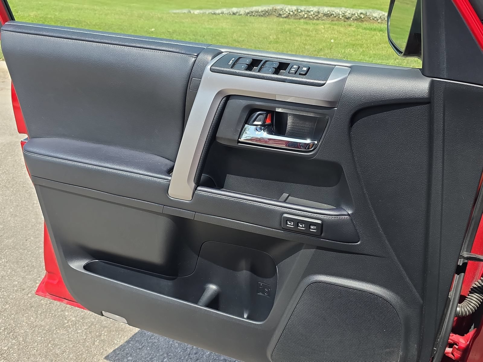 Used 2023 Toyota 4Runner Limited AWD/4WD image 24