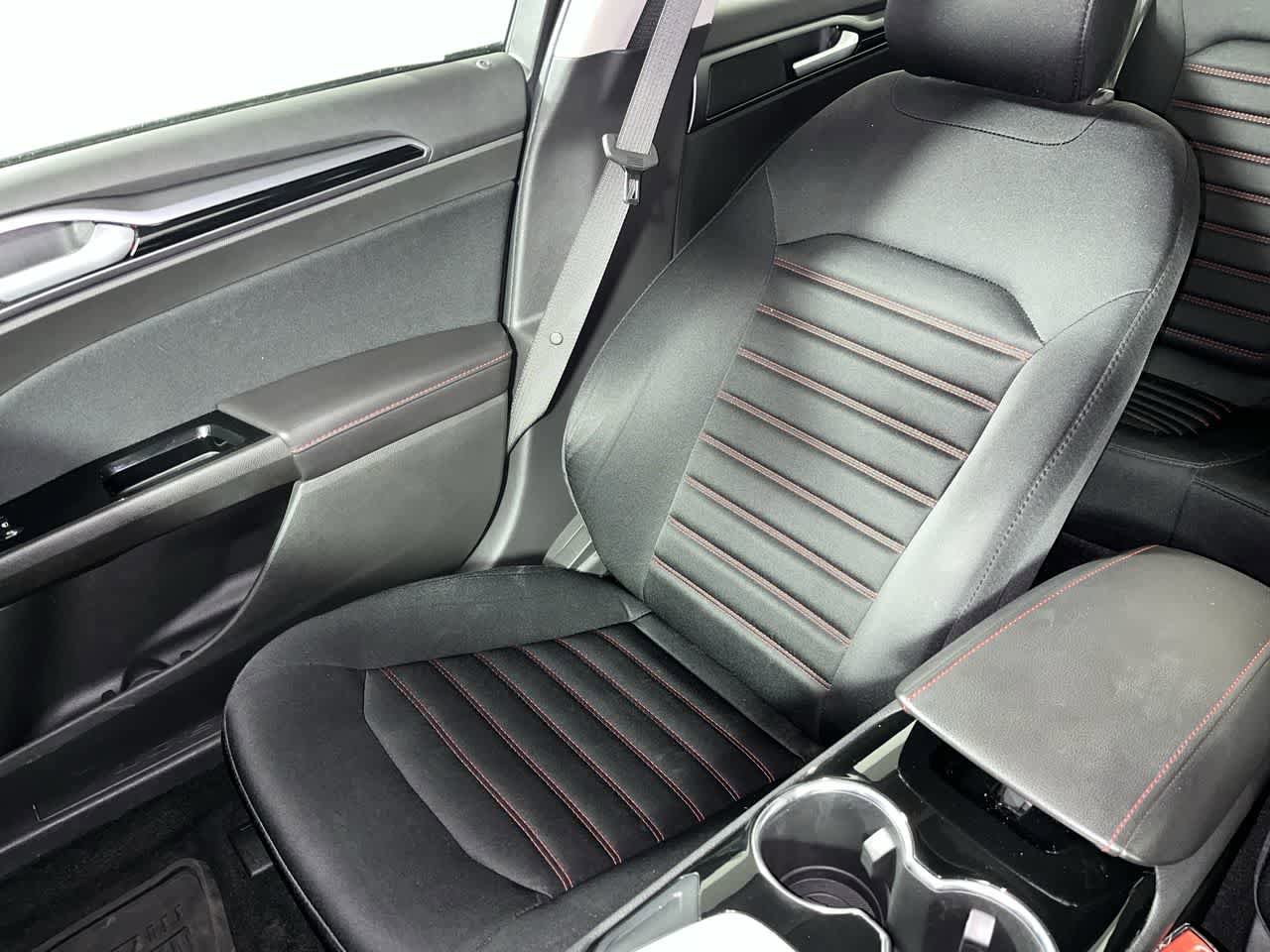 Used 2014 Ford Fusion SE FWD image 26