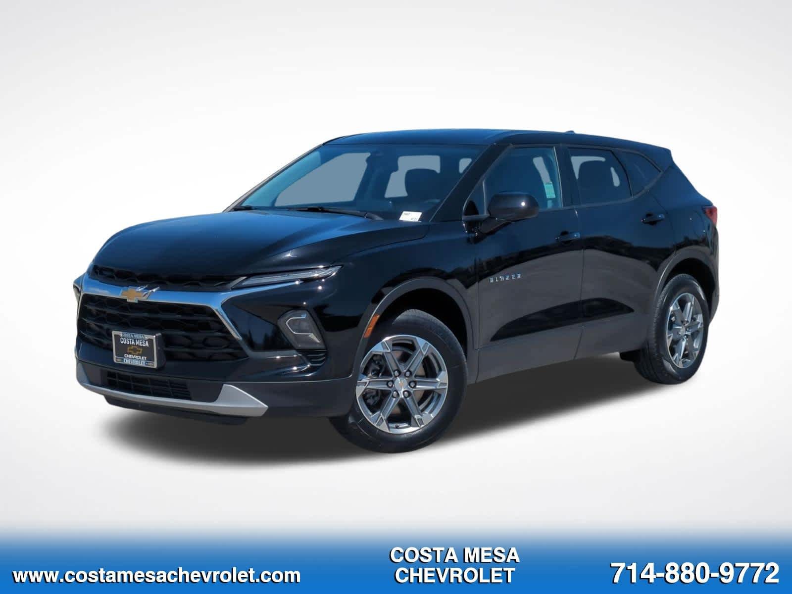 Used 2025 Chevrolet Blazer LT FWD image 1